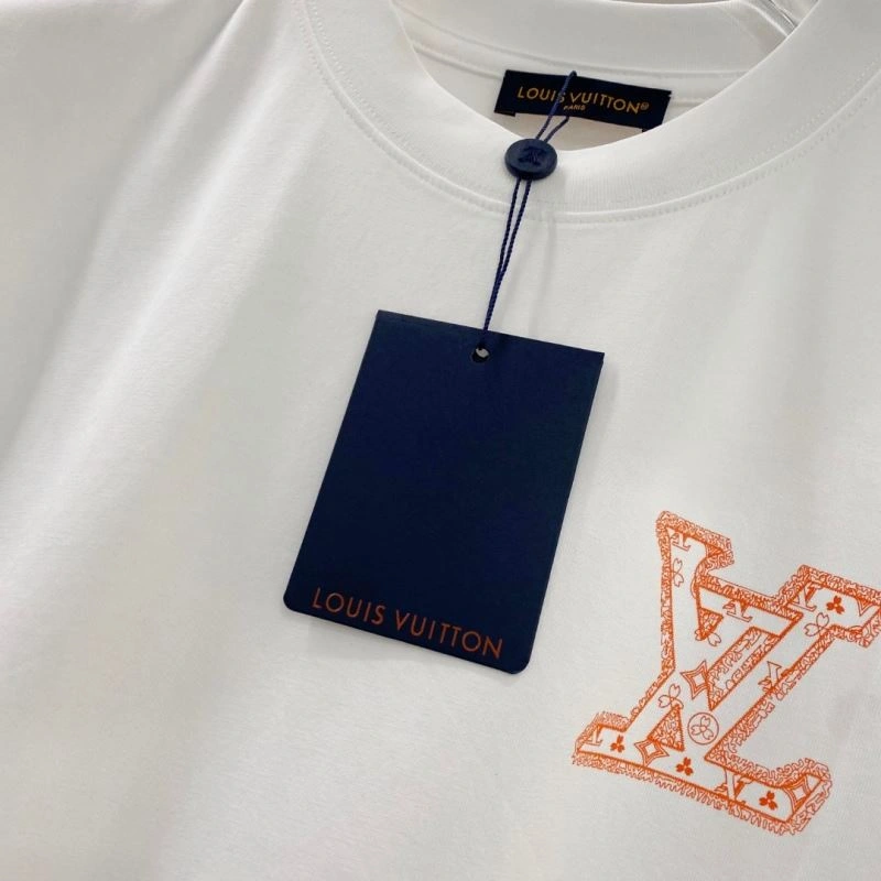 Louis Vuitton T-Shirts Minimalist 135250