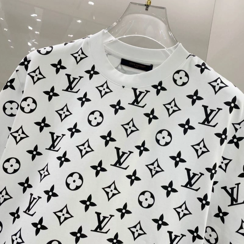 Timeless Louis Vuitton T-Shirts 135239