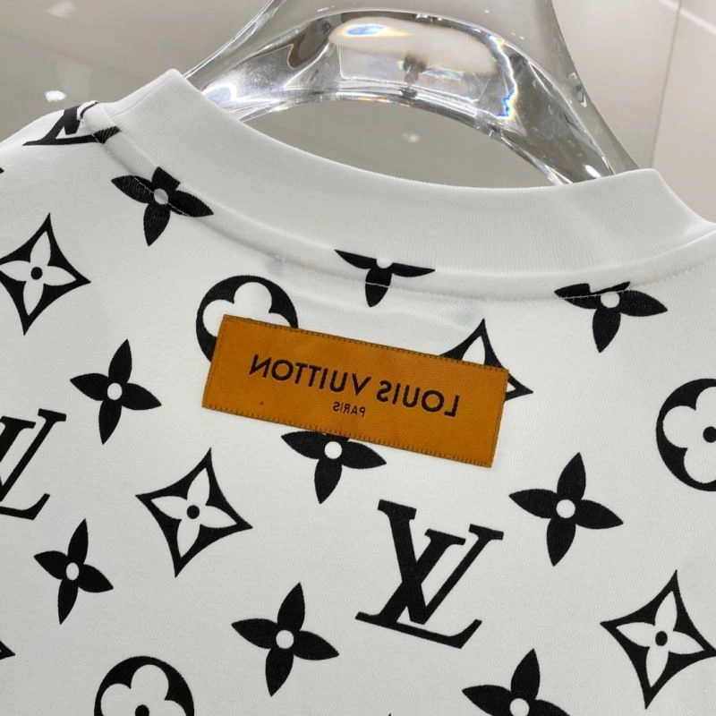 Timeless Louis Vuitton T-Shirts 135239