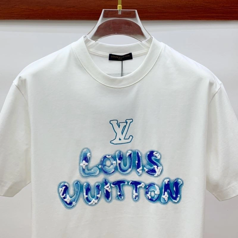 Lightweight Louis Vuitton T-Shirts 135232