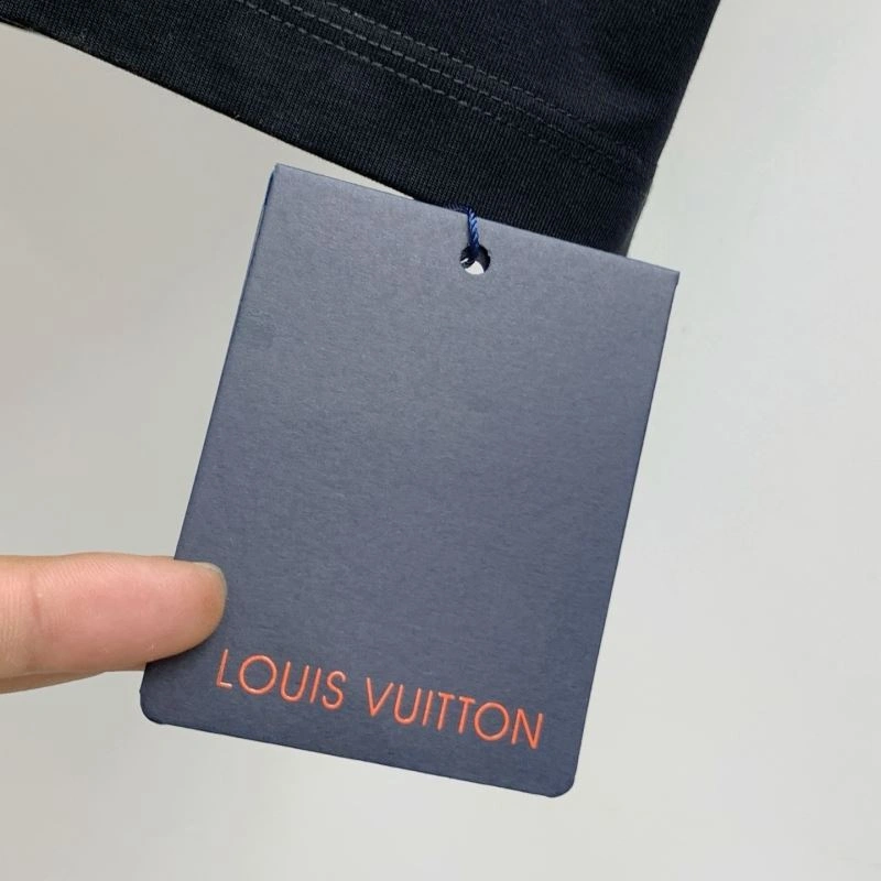 Louis Vuitton T-Shirts WrinkleFree 135237