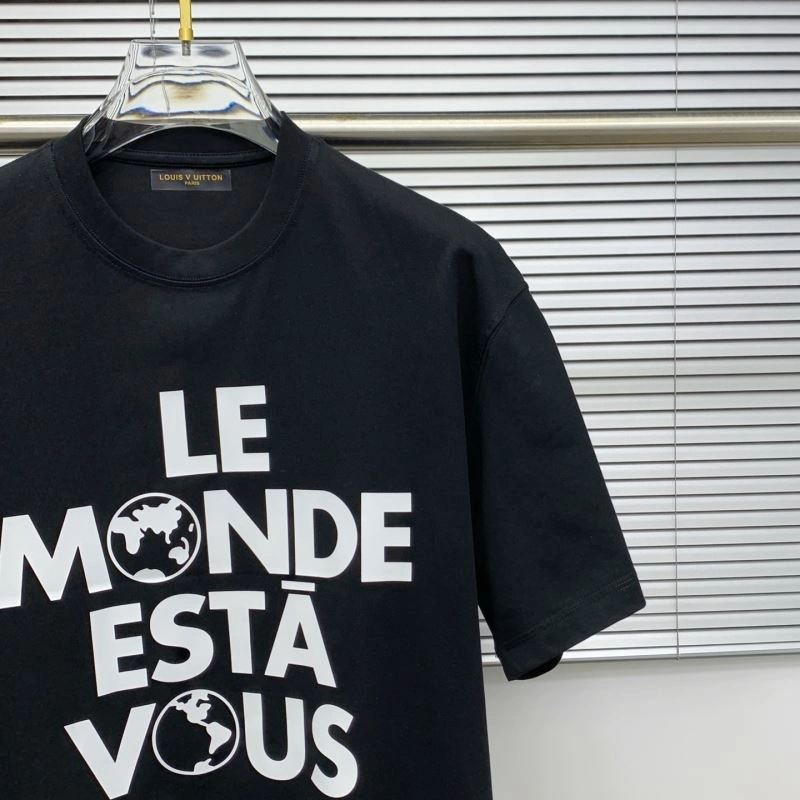 Louis Vuitton T-Shirts WrinkleFree 135237
