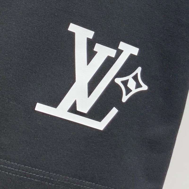 Louis Vuitton T-Shirts WrinkleFree 135237