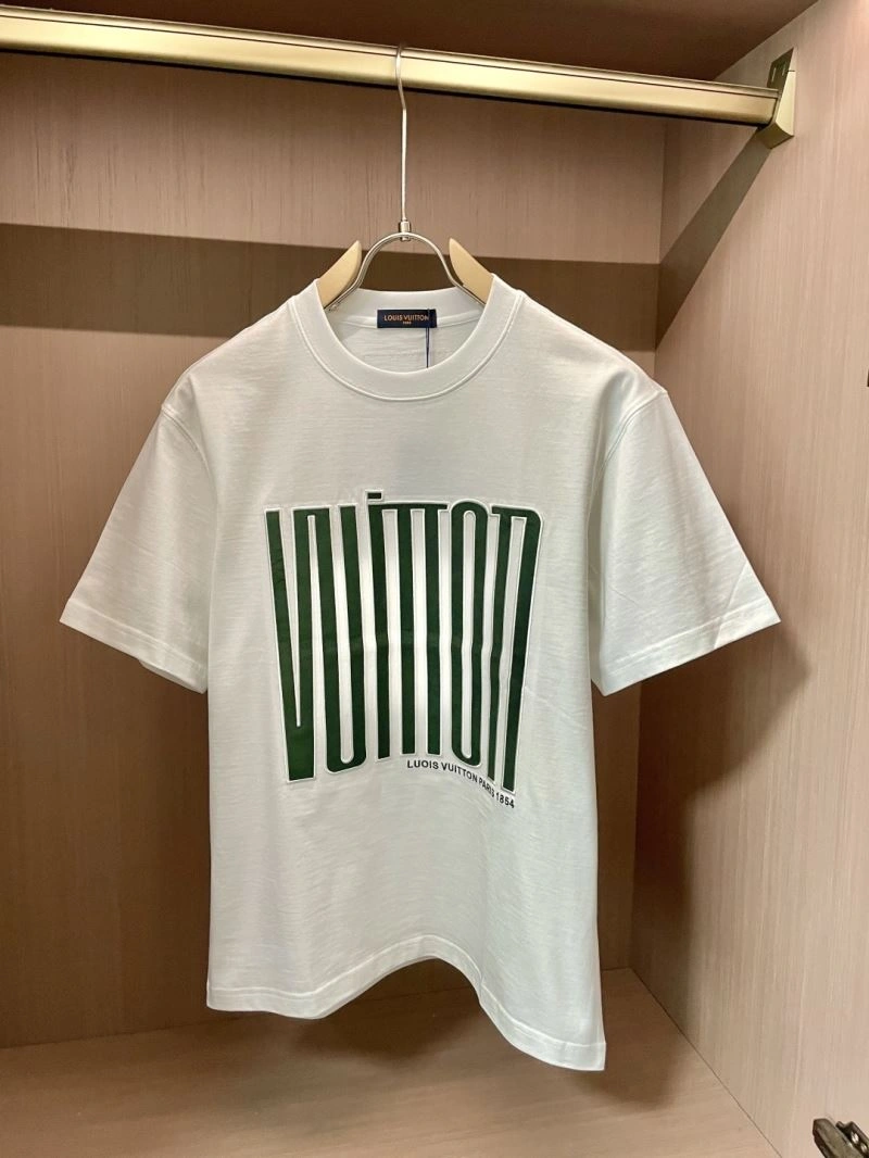 Flexible Louis Vuitton T-Shirts 135257