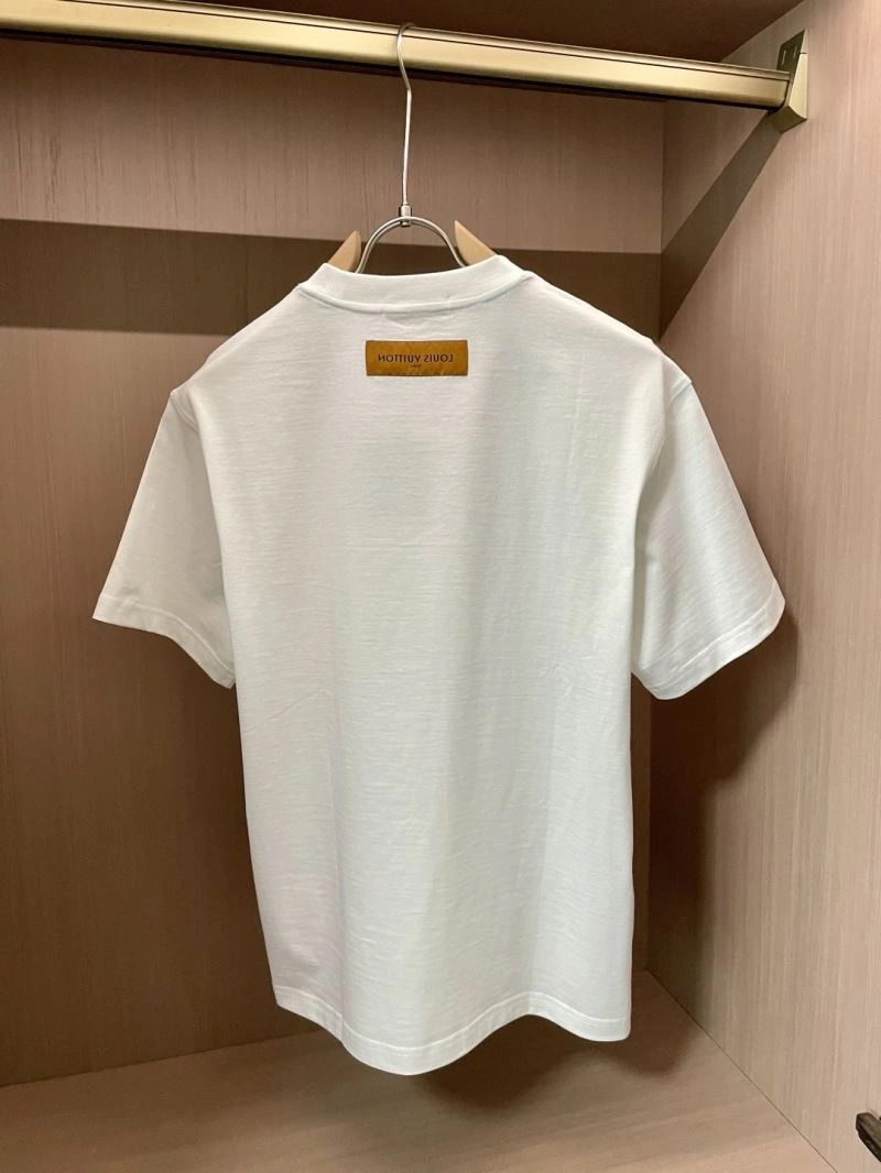 Flexible Louis Vuitton T-Shirts 135257