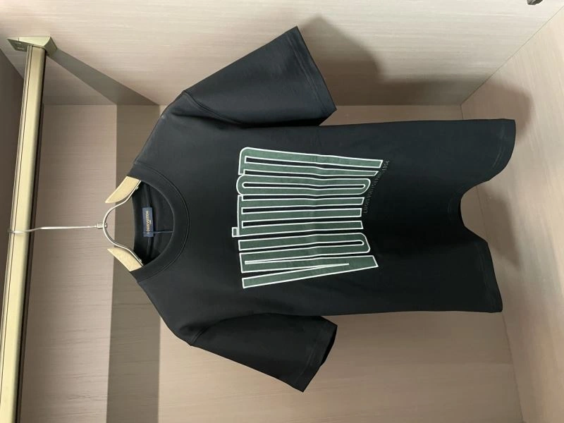 Flexible Louis Vuitton T-Shirts 135257