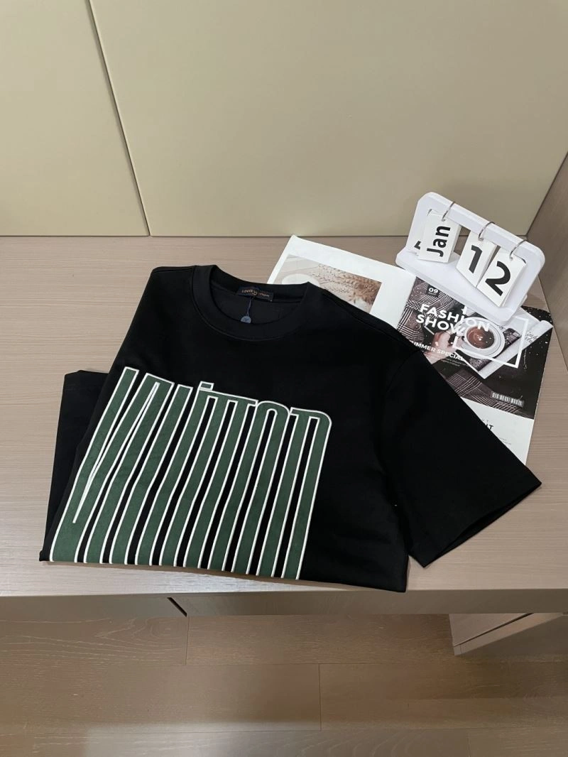 Flexible Louis Vuitton T-Shirts 135257