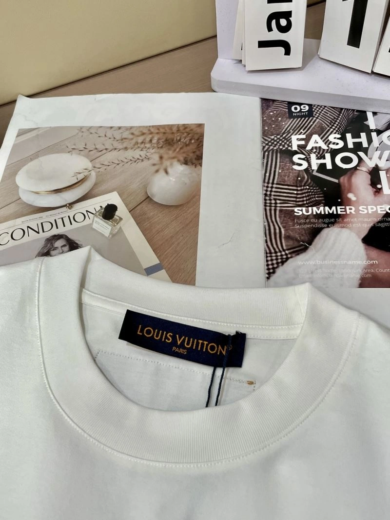 Louis Vuitton T-Shirts Trendsetting 135252