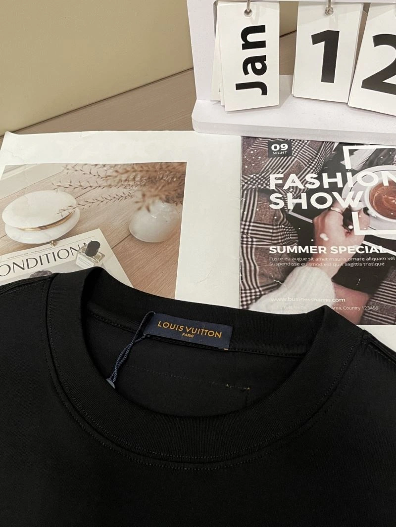 Louis Vuitton T-Shirts Functional 135260