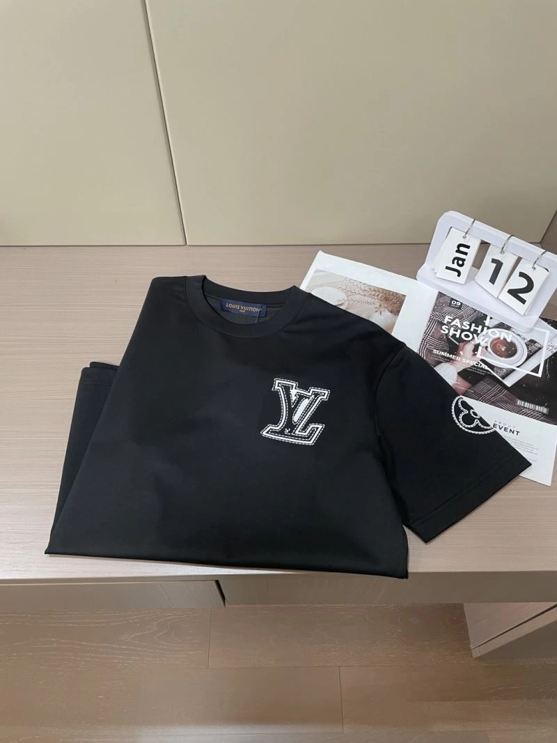 Louis Vuitton T-Shirts Durable 135259
