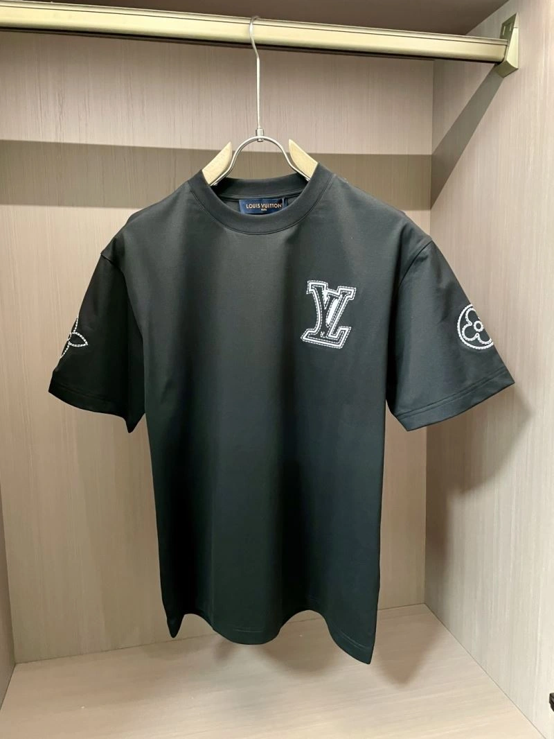 Louis Vuitton T-Shirts Durable 135259