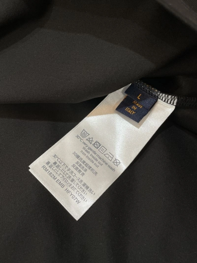 Louis Vuitton T-Shirts Durable 135259