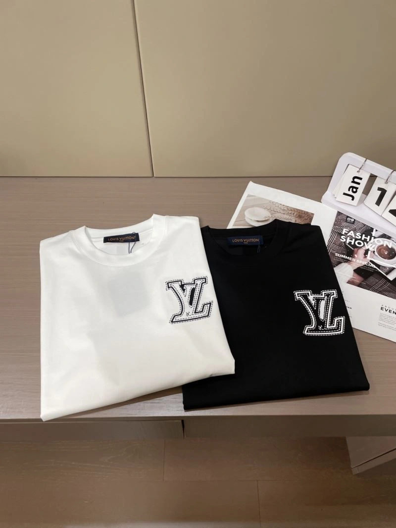 Louis Vuitton T-Shirts Durable 135259