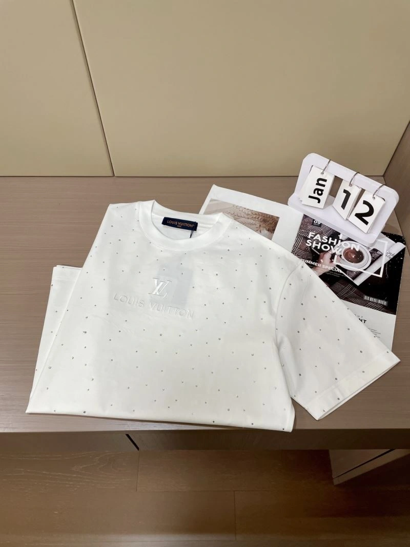 Minimalist Louis Vuitton T-Shirts 135256