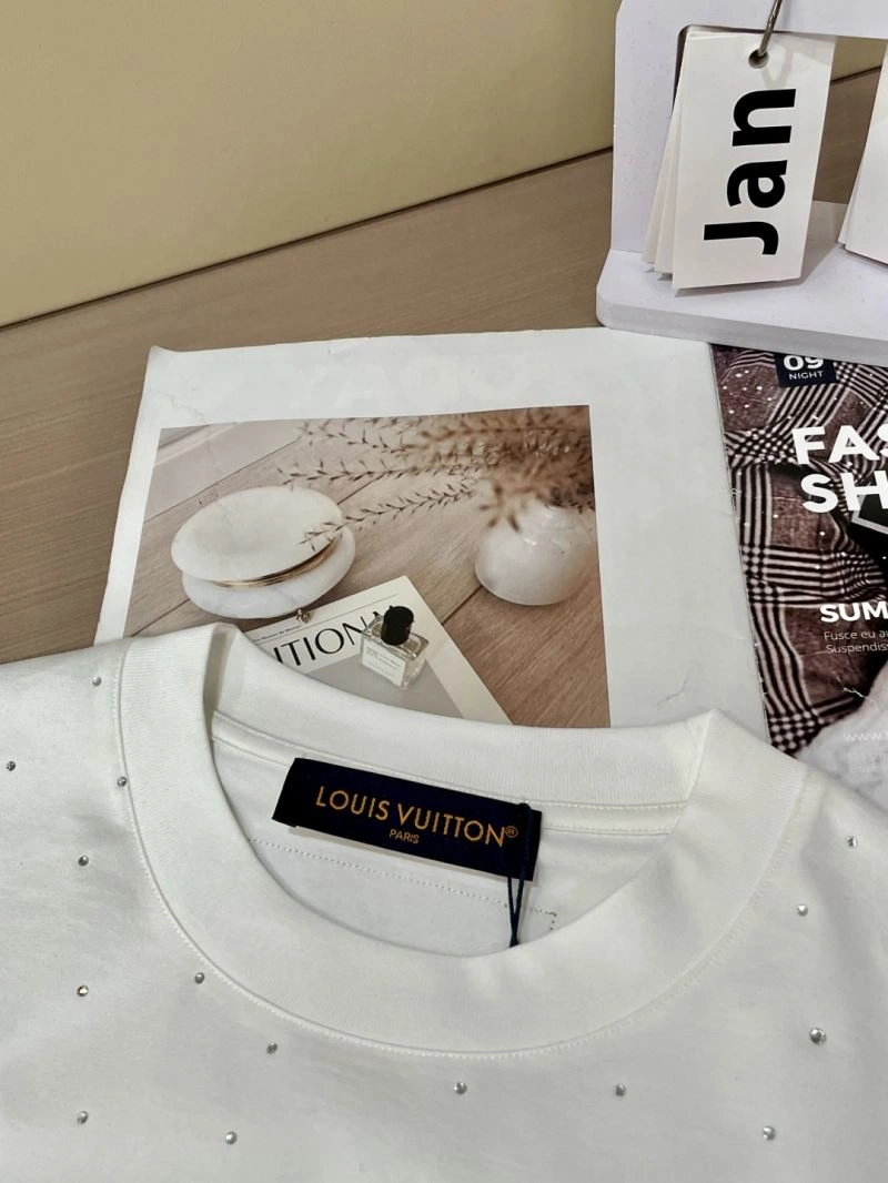Minimalist Louis Vuitton T-Shirts 135256