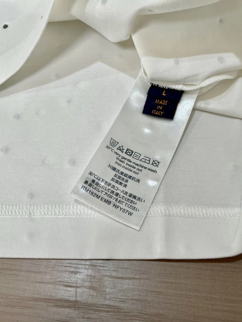 Minimalist Louis Vuitton T-Shirts 135256