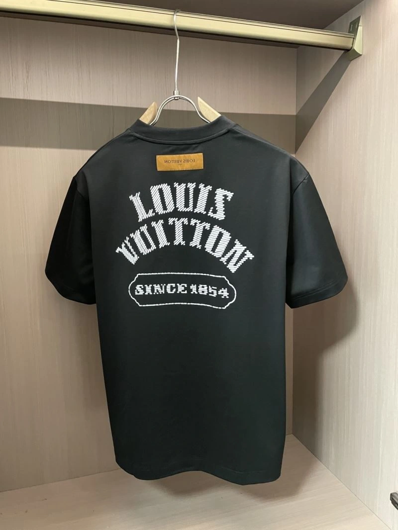 FashionForward Louis Vuitton T-Shirts 135229
