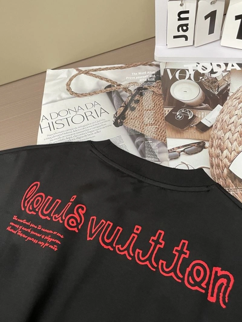 WellDesigned Louis Vuitton T-Shirts 135227