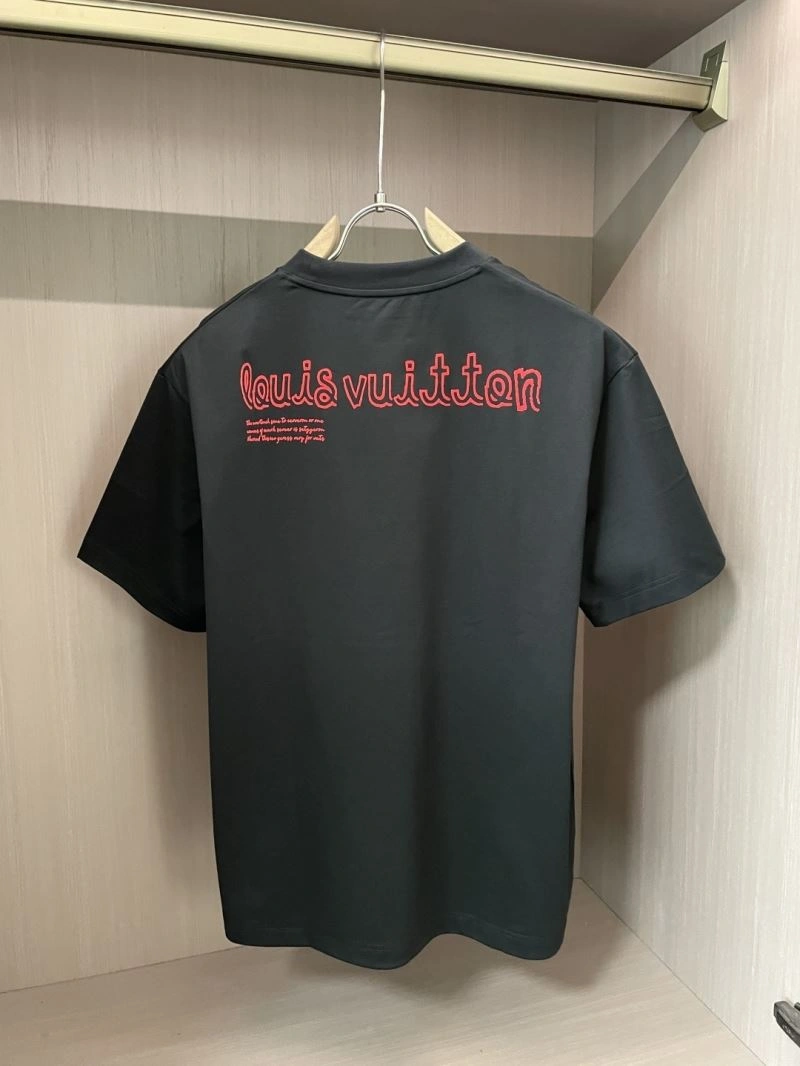 WellDesigned Louis Vuitton T-Shirts 135227