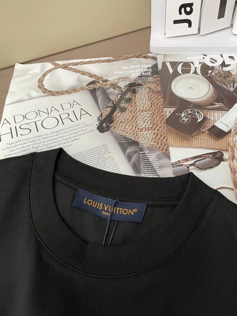 WellDesigned Louis Vuitton T-Shirts 135227
