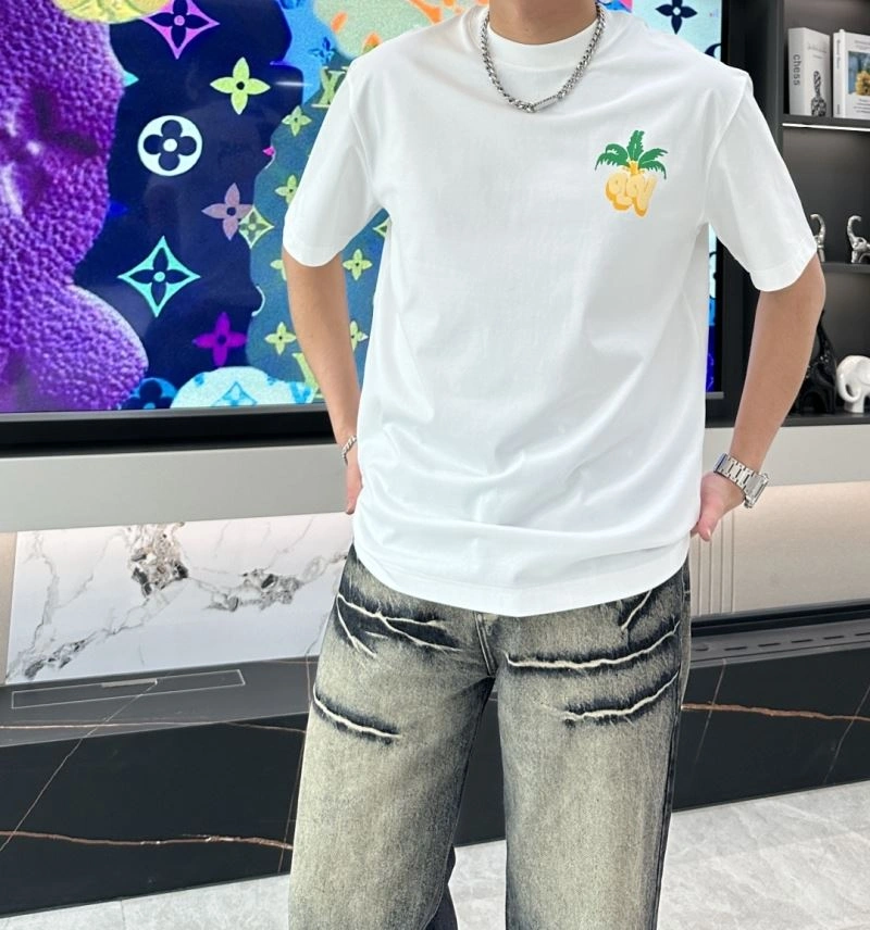 Vibrant Louis Vuitton T-Shirts 135224