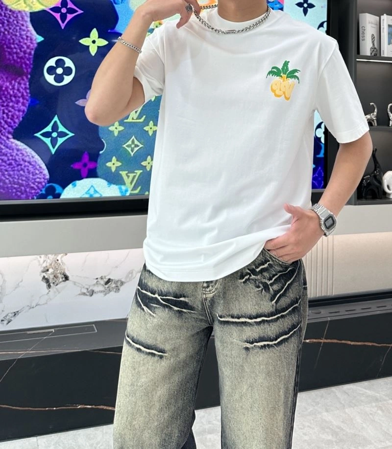 Vibrant Louis Vuitton T-Shirts 135224