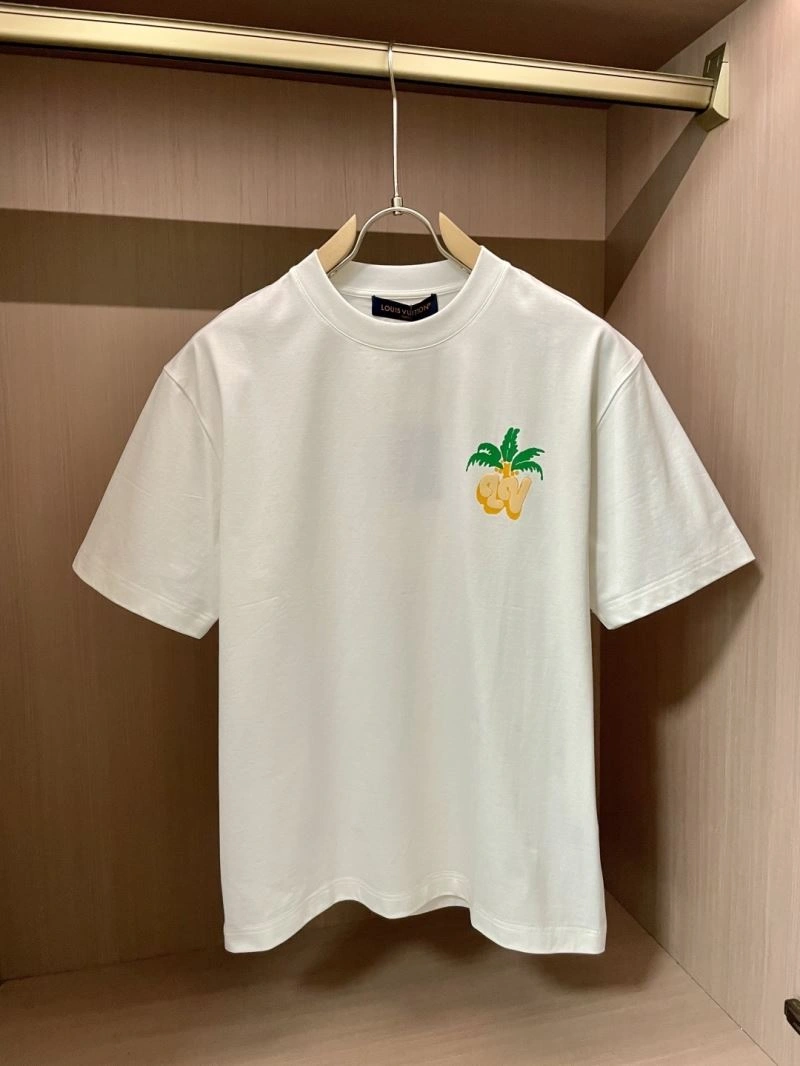 Vibrant Louis Vuitton T-Shirts 135224