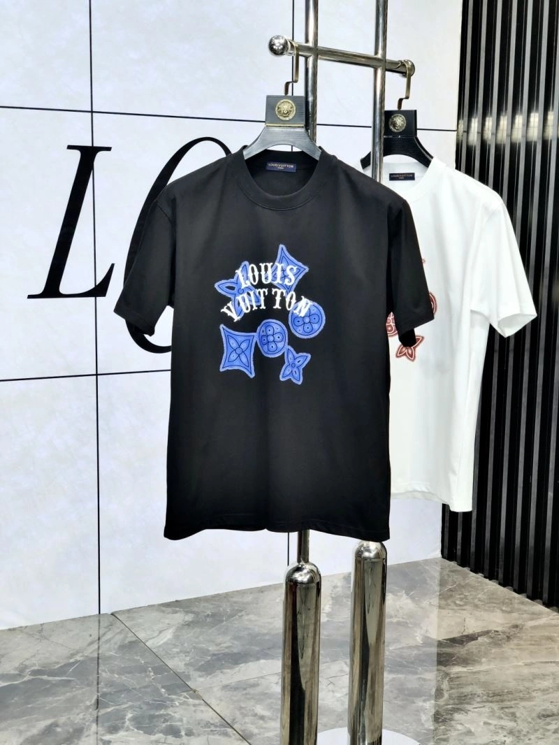 Louis Vuitton T-Shirts FashionForward 135211