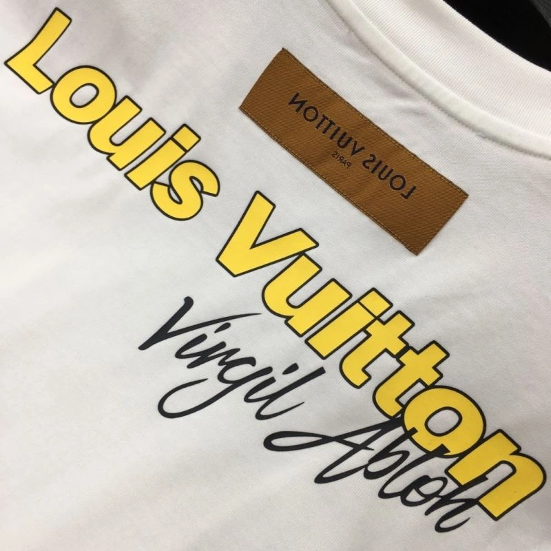 Compact Louis Vuitton T-Shirts 135199