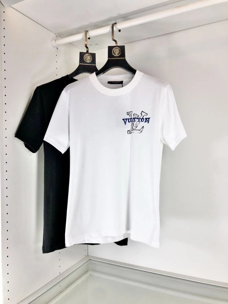 Modern Louis Vuitton T-Shirts 135218