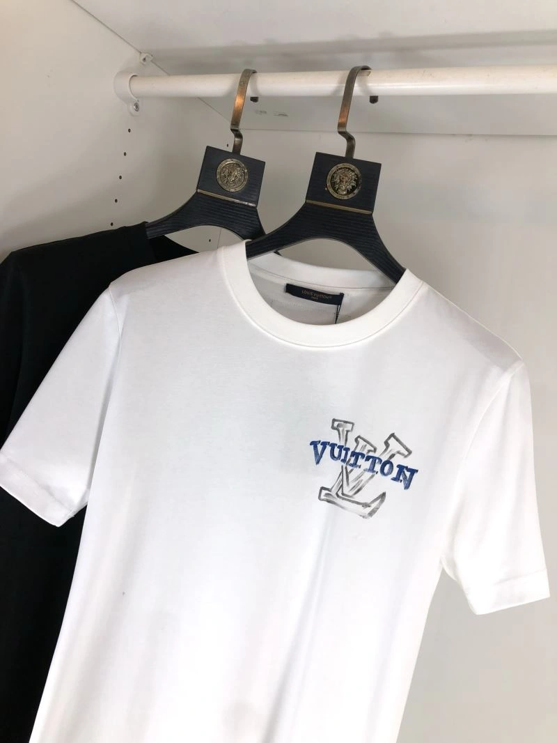 Modern Louis Vuitton T-Shirts 135218