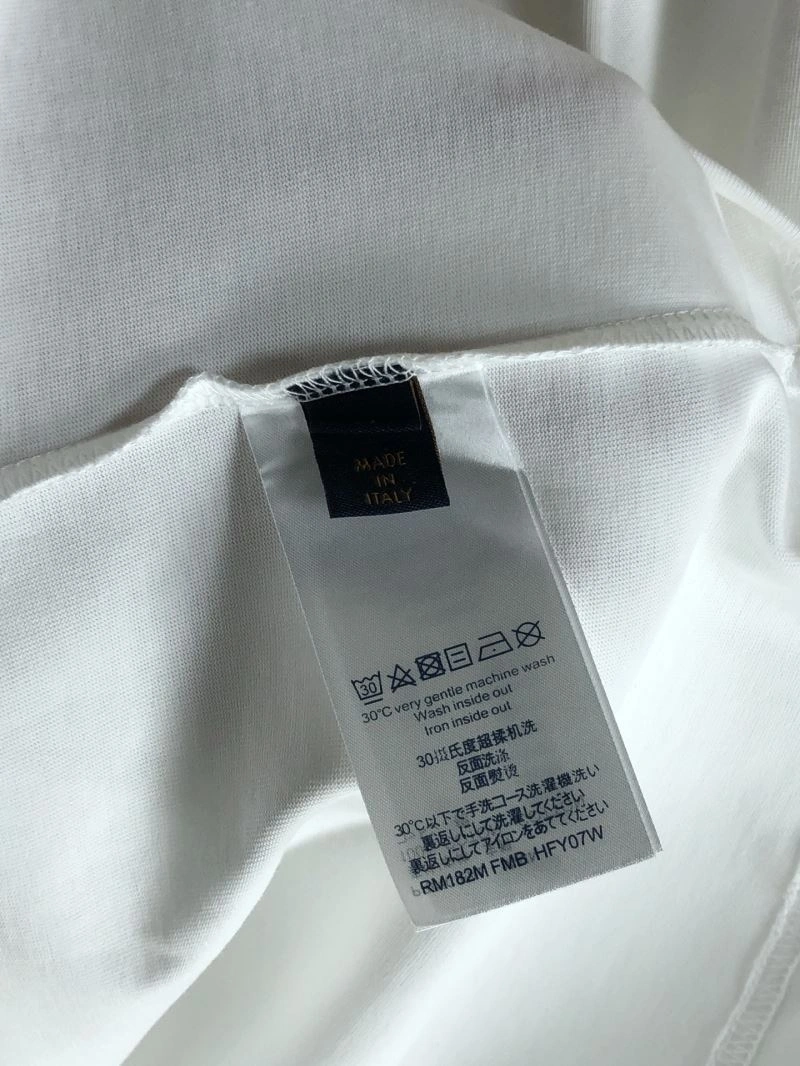 Modern Louis Vuitton T-Shirts 135218