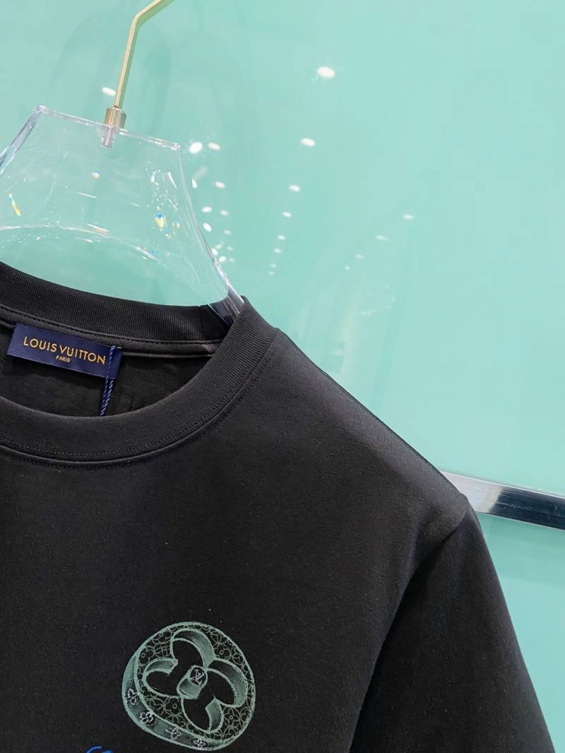 Louis Vuitton T-Shirts Cozy 135195