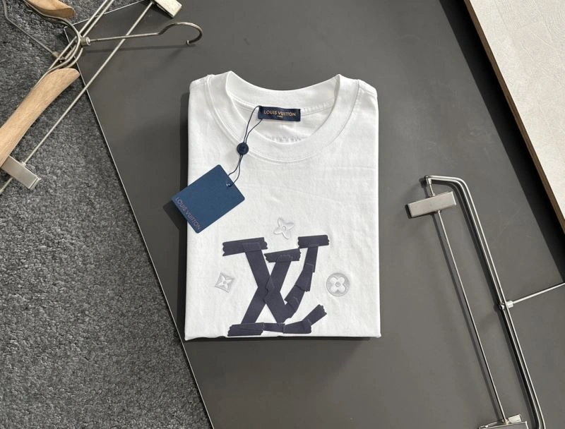FreshLook Louis Vuitton T-Shirts 135194