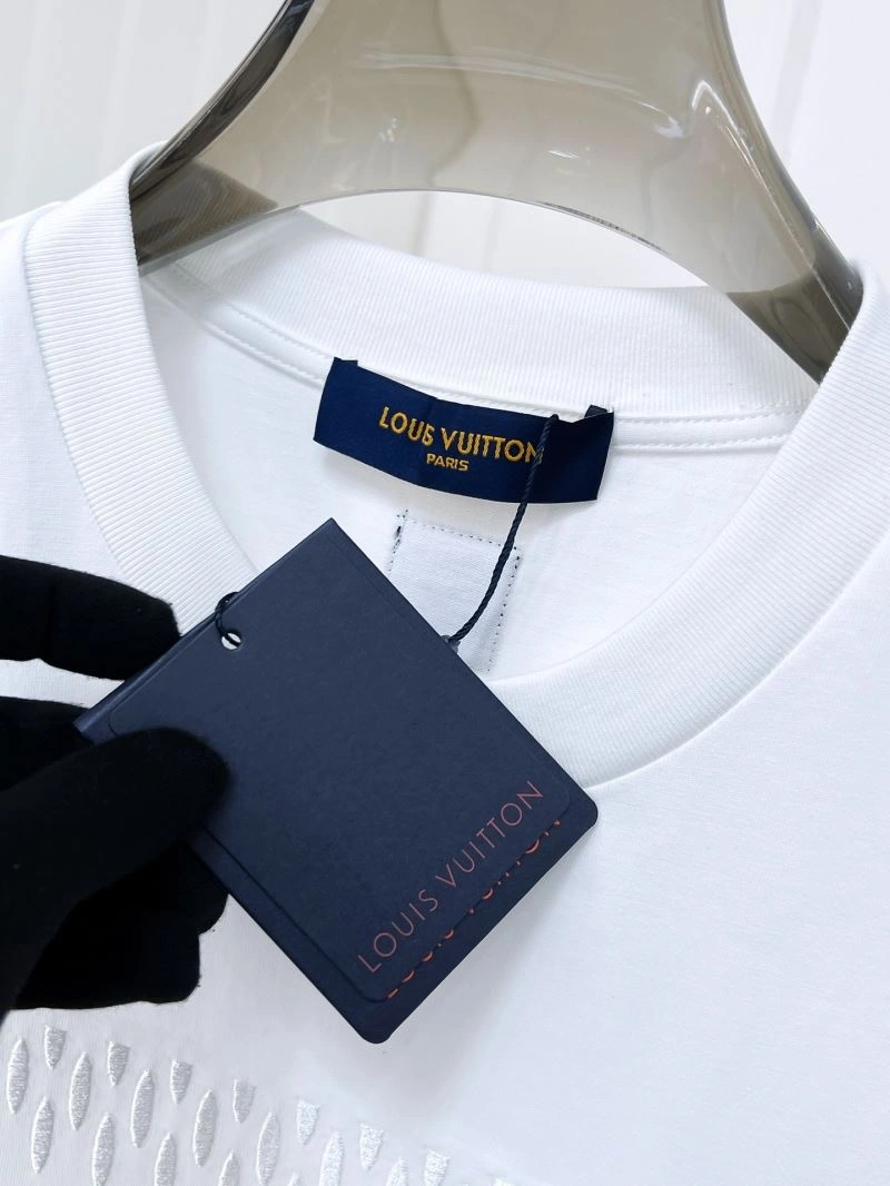 Durable Louis Vuitton T-Shirts 135170