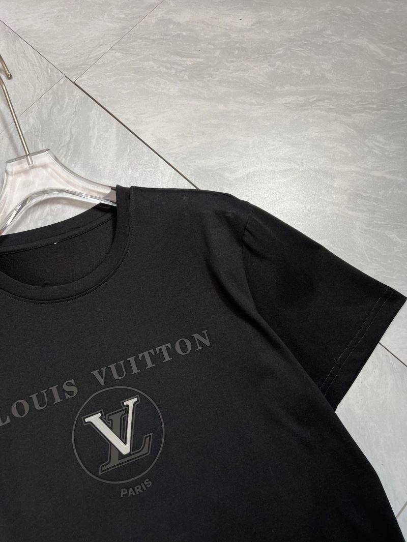 Breathable Louis Vuitton T-Shirts 135179