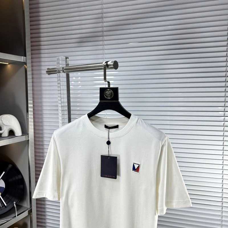 Louis Vuitton T-Shirts Comfortable 135175