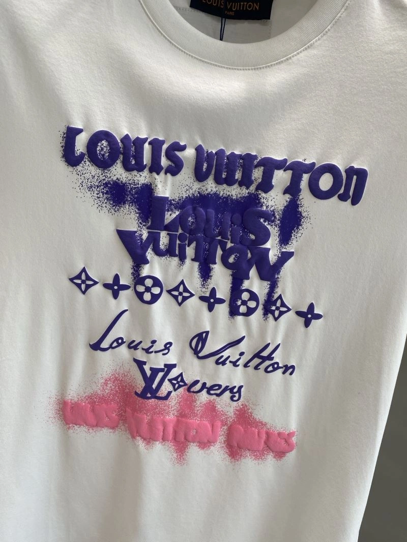 Snug Louis Vuitton T-Shirts 134829