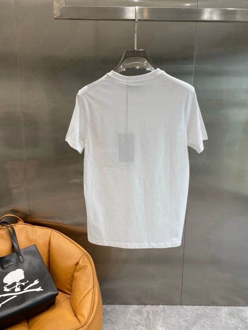 Snug Louis Vuitton T-Shirts 134829