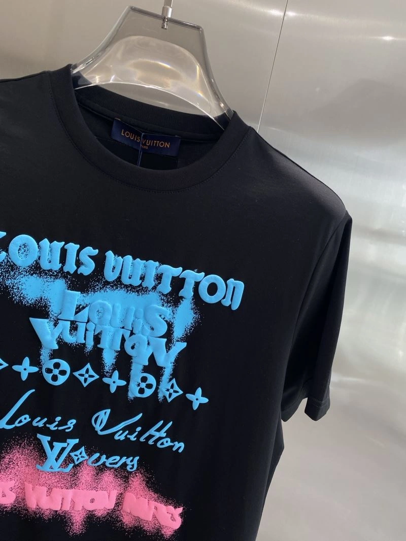 Louis Vuitton T-Shirts Comfortable 134784