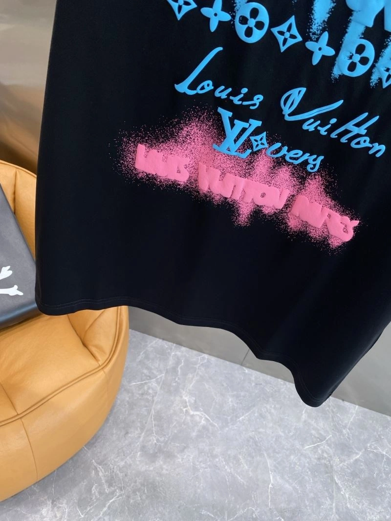 Louis Vuitton T-Shirts Comfortable 134784