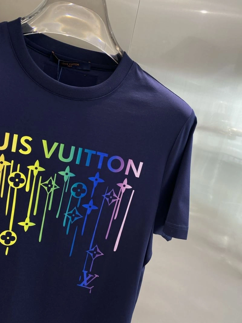 Louis Vuitton T-Shirts Snug 134786