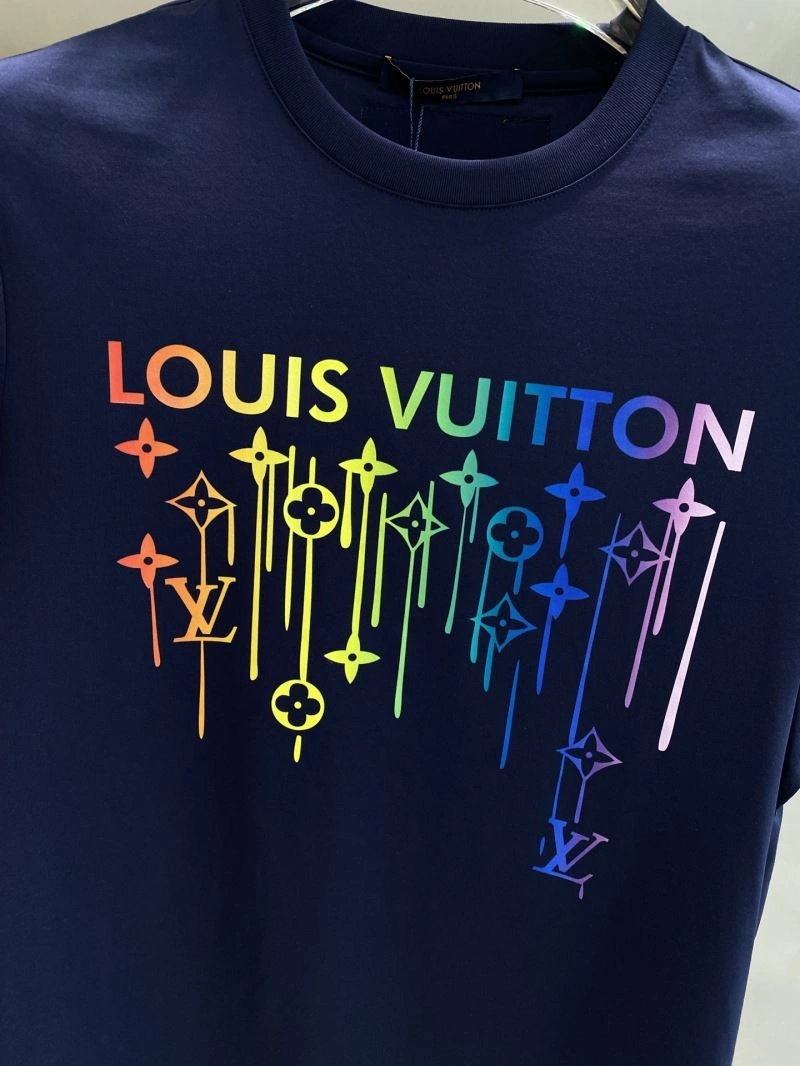 Louis Vuitton T-Shirts Snug 134786