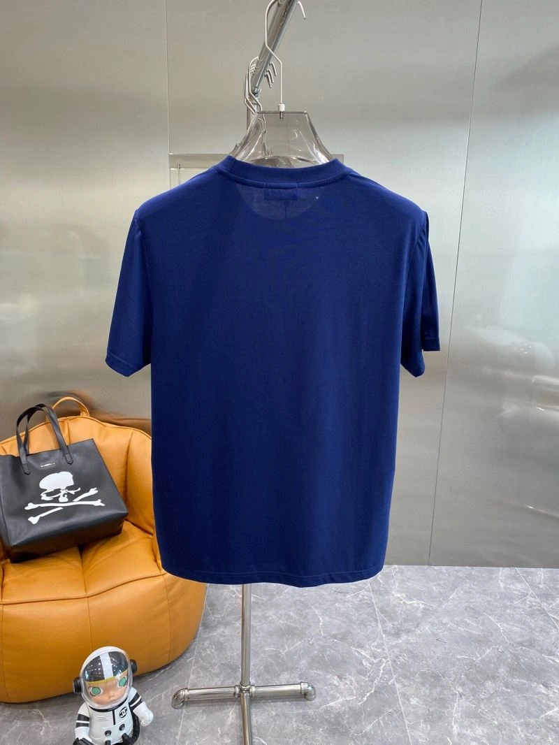 Louis Vuitton T-Shirts Snug 134786