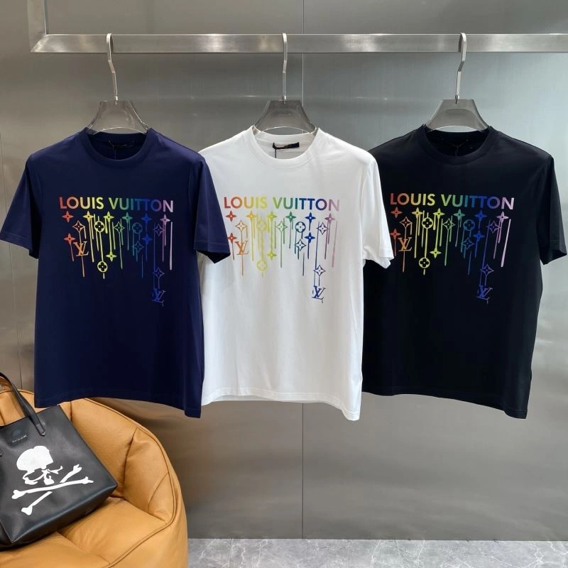 Unisex Louis Vuitton T-Shirts 134783