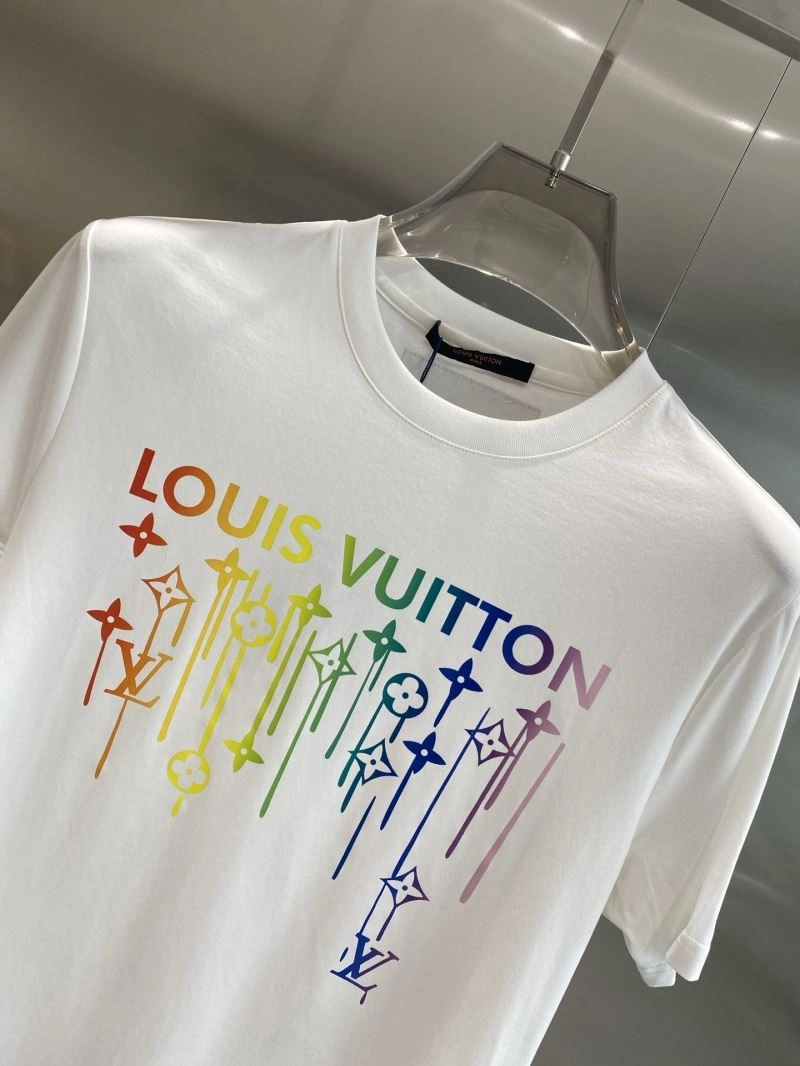 Unisex Louis Vuitton T-Shirts 134783