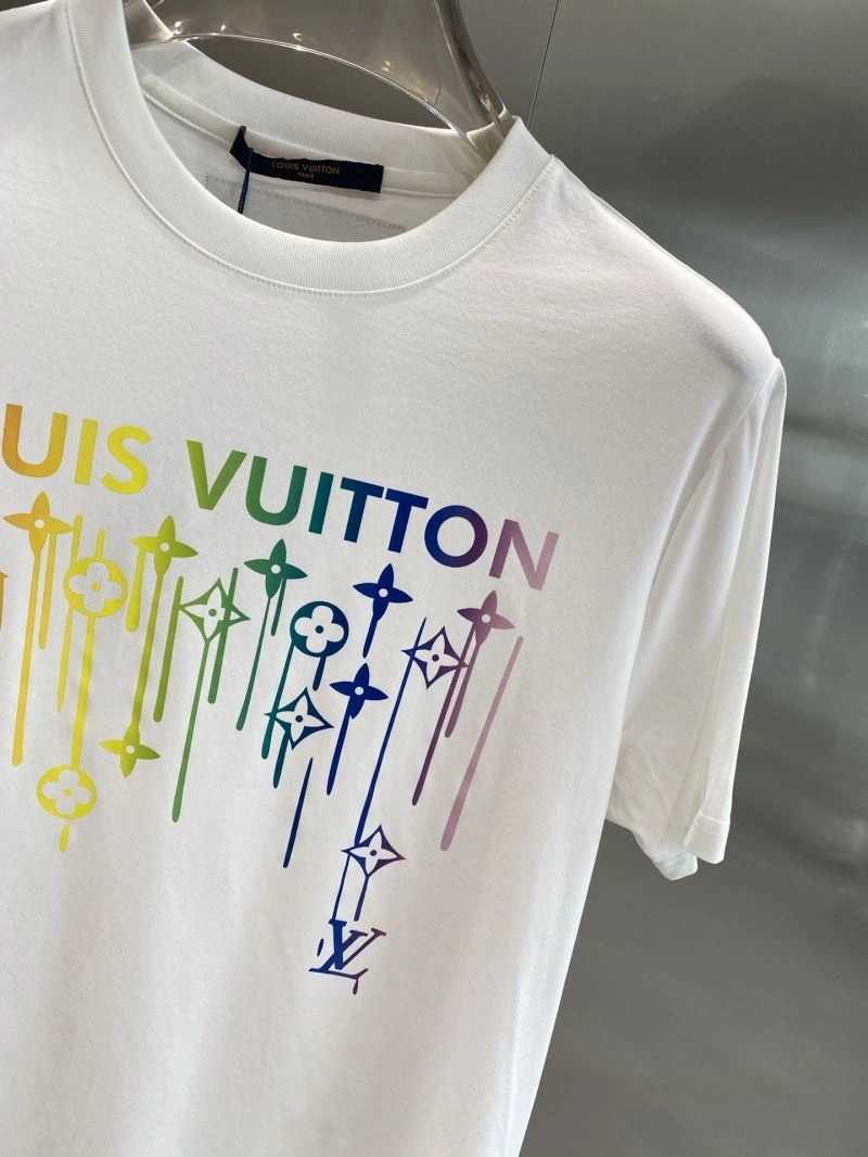 Unisex Louis Vuitton T-Shirts 134783