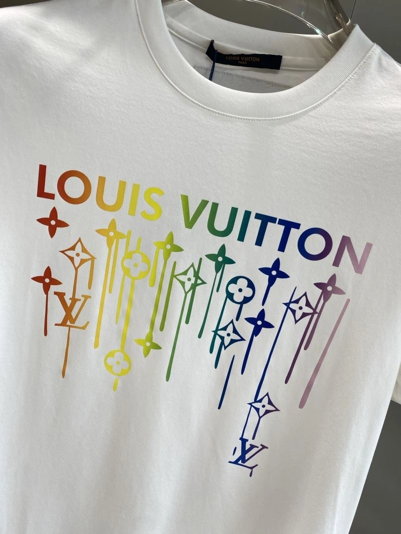 Unisex Louis Vuitton T-Shirts 134783