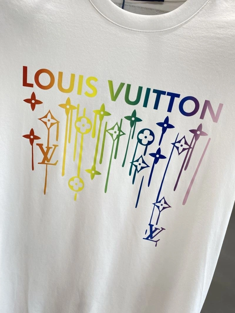 Unisex Louis Vuitton T-Shirts 134783