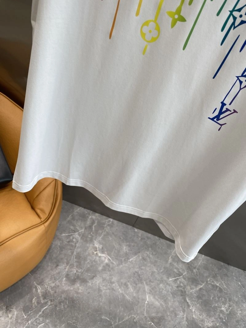 Unisex Louis Vuitton T-Shirts 134783